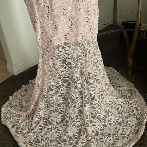 Gorgeous Peach color prom dress. - Picture 3 of 14